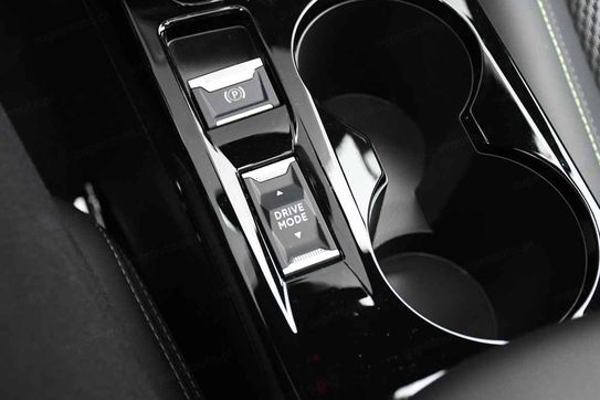 Peugeot 208 GT e-DCS6 1.2 mHEV