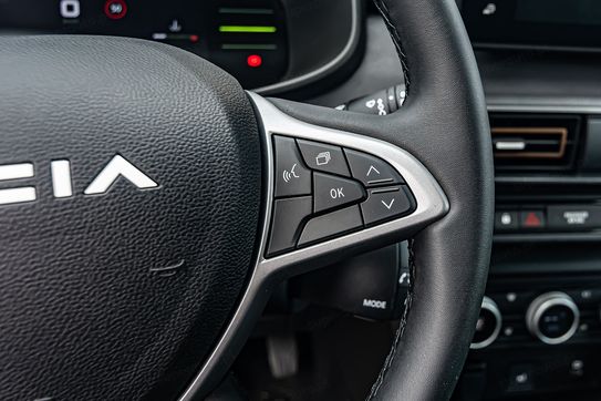 Dacia Jogger Extreme 5-miejsc 1.6 Full Hybrid