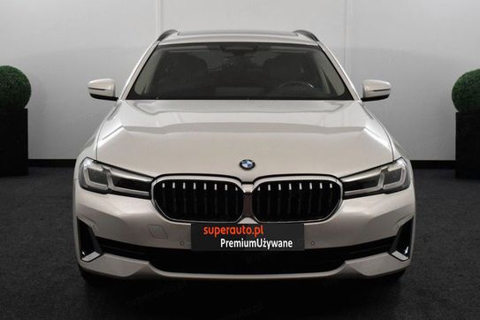 BMW Seria 5 520d xDrive Luxury Line aut