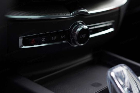 Volvo XC60 B5 AWD Ultra Black Edition