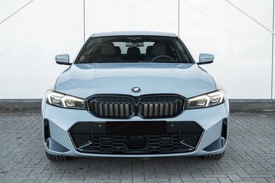 BMW Seria 3 330i xDrive M Sport