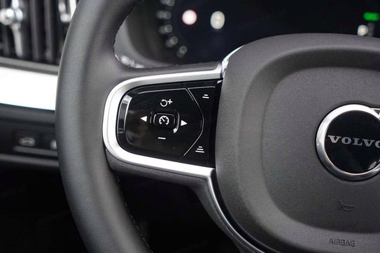 Volvo XC60 B5 AWD Ultra Black Edition