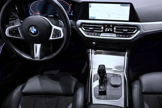 BMW Seria 3 330i xDrive M Sport sport-aut