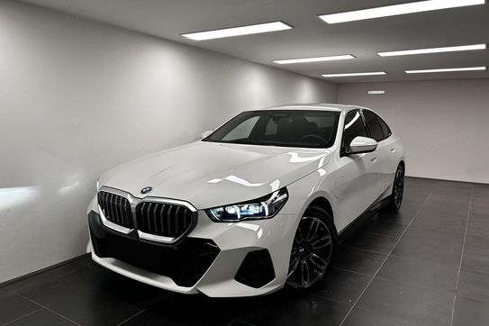 BMW Seria 5 530e xDrive M Sport