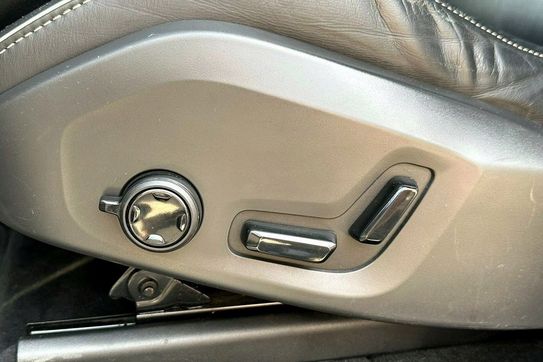 Volvo XC60 T4 R-Design