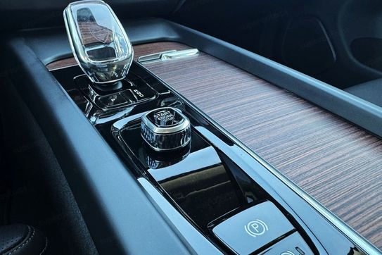 Volvo XC60 B4 D AWD Plus Dark