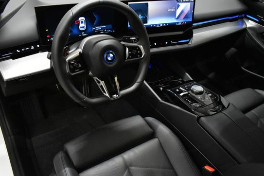 BMW Seria 5 530e xDrive PHEV M Sport aut