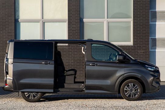 Ford Tourneo Custom L1H1 Titanium X AT
