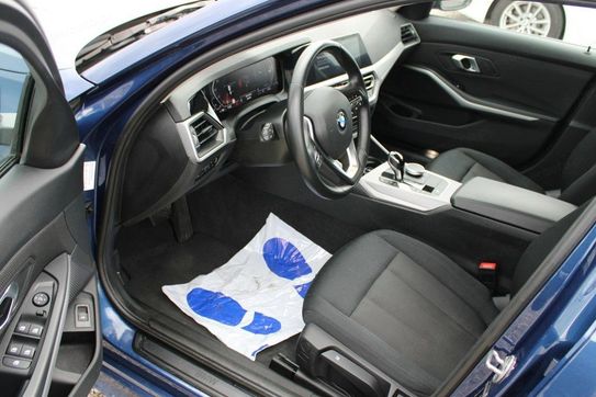 BMW Seria 3 318i aut