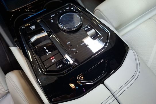 BMW Seria 5 530e xDrive PHEV M Sport aut