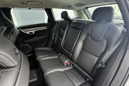 Volvo V90 T6 AWD Plug-In Hybrid Plus Dark aut