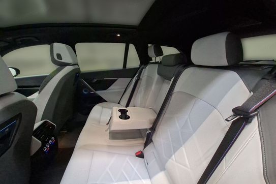 BMW Seria 5 530e xDrive PHEV M Sport aut
