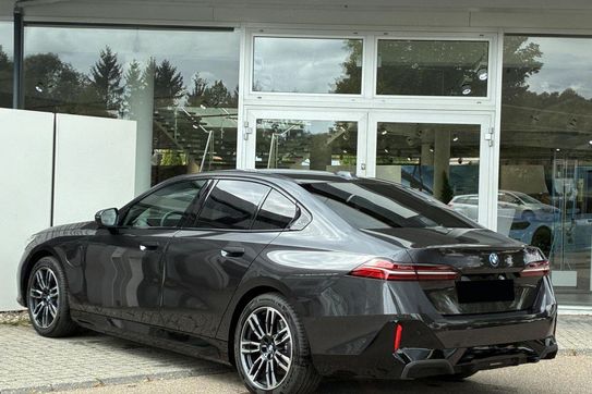 BMW Seria 5 530e xDrive M Sport