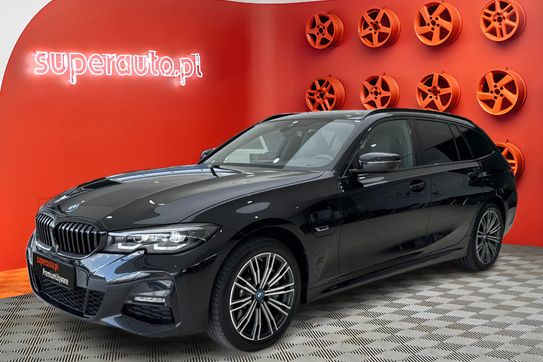 BMW Seria 3 330e xDrive M Sport sport-aut