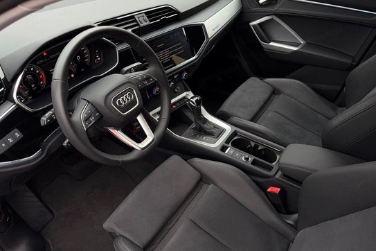 Audi Q3 35 TFSI mHEV S-Line S tronic