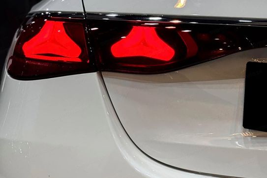 Mercedes Klasa E 300 e  4-Matic AMG