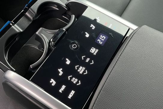 Toyota Camry Executive 2.5 Hybrid Dynamic Force