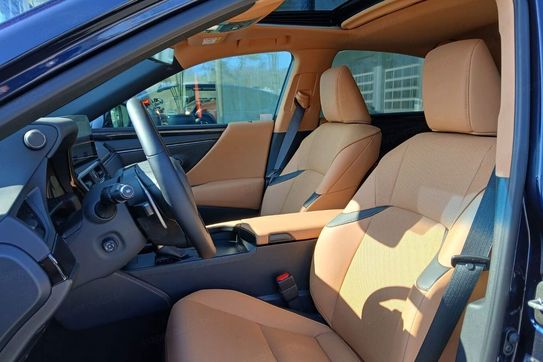 Lexus ES 300h Business Edition