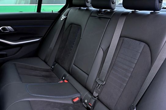 BMW Seria 3 330i xDrive M Sport sport-aut