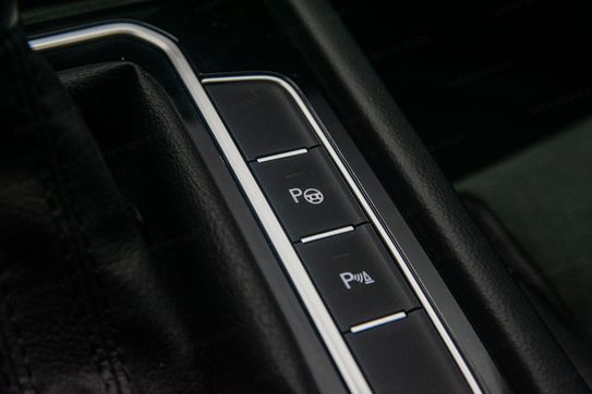 Volkswagen Passat 2.0 TSI Elegance DSG