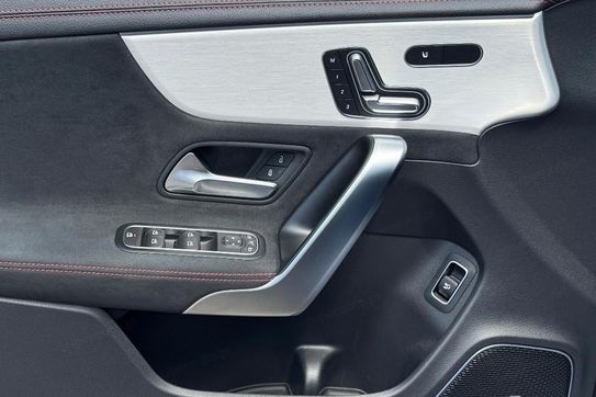 Mercedes CLA 250 4-Matic AMG Line Shooting Brake