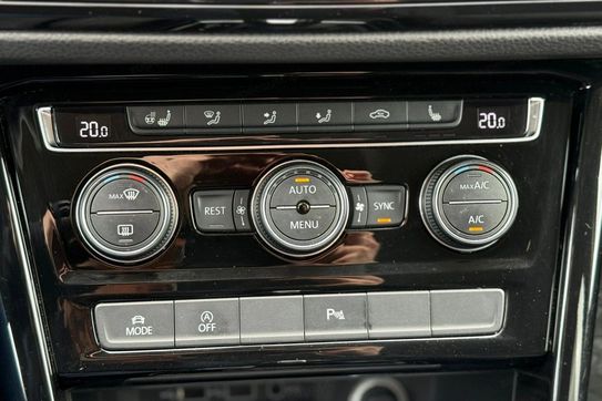 Volkswagen Touran 1.5 TSI R-Line DSG