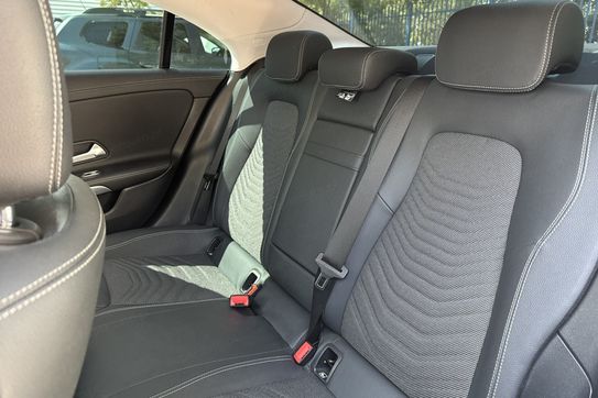 Mercedes CLA 200