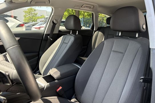 Audi A4 35 TFSI Advanced