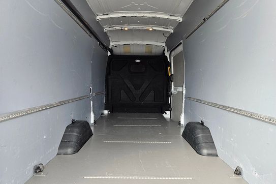 Ford Transit L4H3