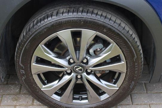 Lexus UX 300h F Sport Design Hybrid Dynamic Force