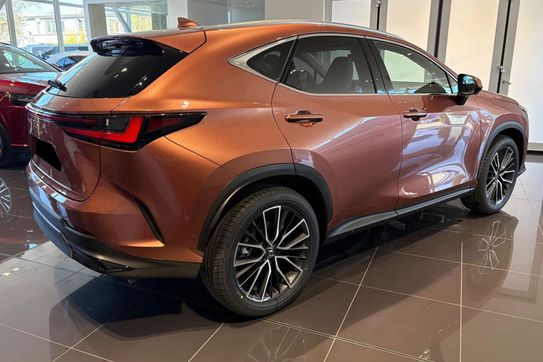 Lexus NX 450h+ Omotenashi AWD