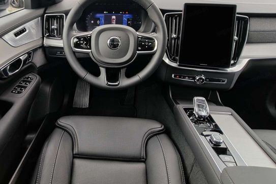 Volvo XC90 B5 AWD Ultra Black Edition