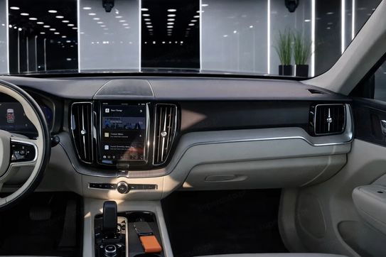 Volvo XC60 B5 D AWD Plus Dark aut