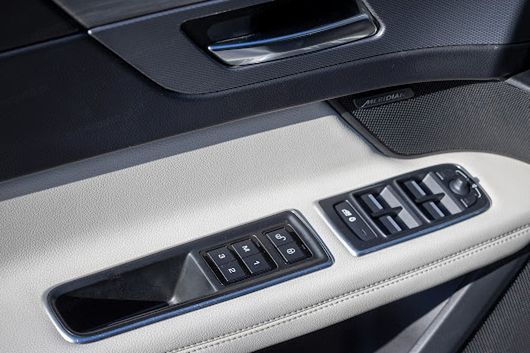 Jaguar XF P300 AWD S