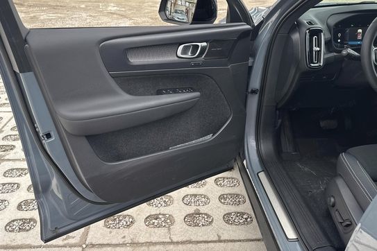 Volvo XC40 B3 Plus Dark