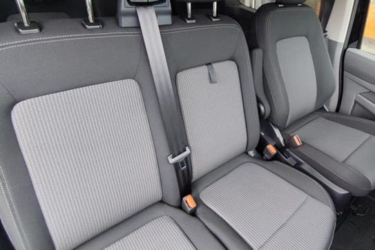 Volkswagen Transporter Kombi L2H1 aut.