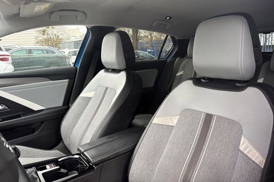 Opel Astra Elegance 1.2 T  S&S