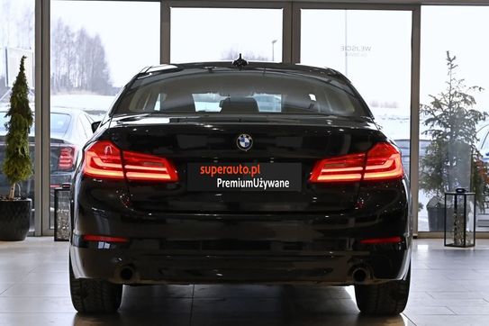BMW Seria 5 520i Sport Line