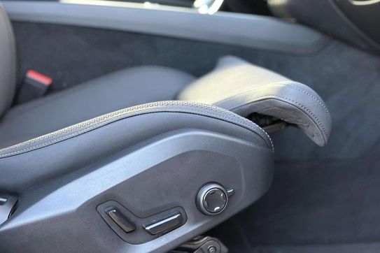 Volvo XC60 B5 AWD Ultra Dark