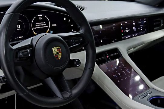Porsche Taycan Turbo