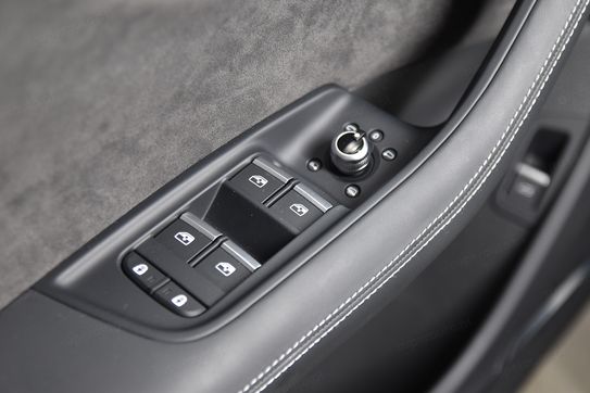 Audi Q7 55 TFSI e quattro S Line