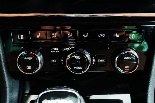 Skoda Superb 2.0 TDI SCR L&K DSG