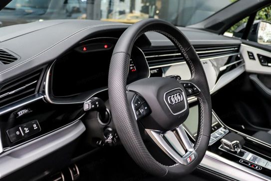 Audi Q7 SQ7 TFSI quattro