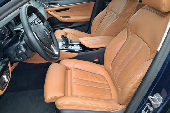 BMW Seria 5 530d xDrive Luxury Line