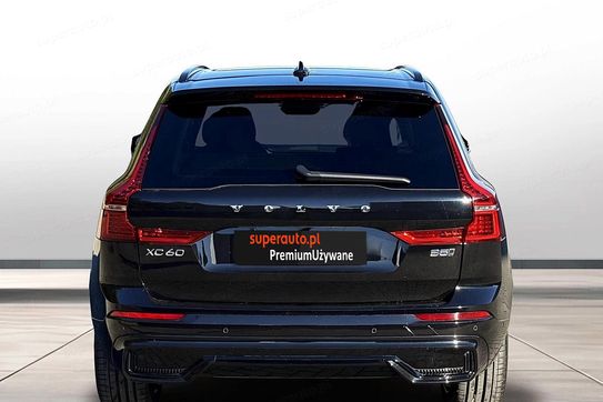 Volvo XC60 B5 B AWD Plus Dark