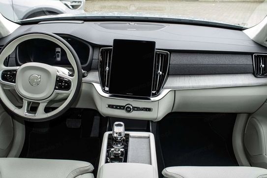 Volvo XC90 B5 AWD Ultra Bright