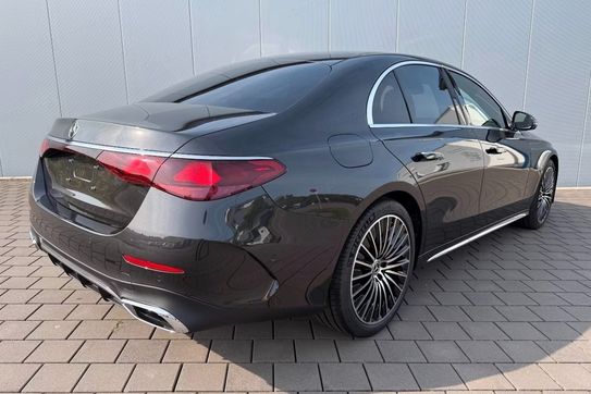 Mercedes Klasa E 300 de 4-Matic AMG