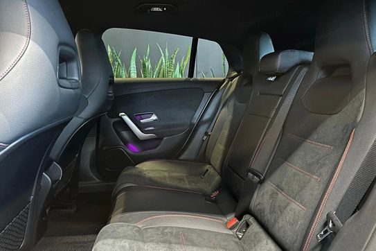 Mercedes CLA 200 AMG Line 7G-DCT