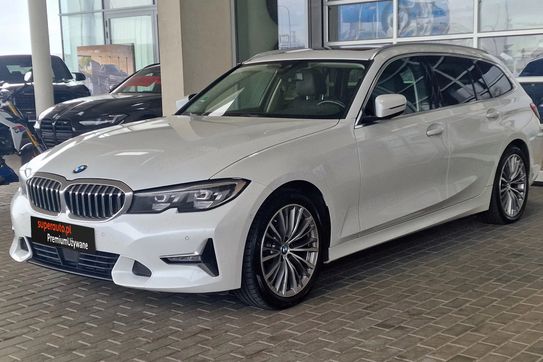 BMW Seria 3 320d xDrive Luxury Line aut