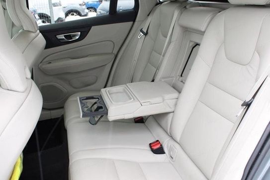 Volvo V60 Cross Country D4 Momentum Pro aut